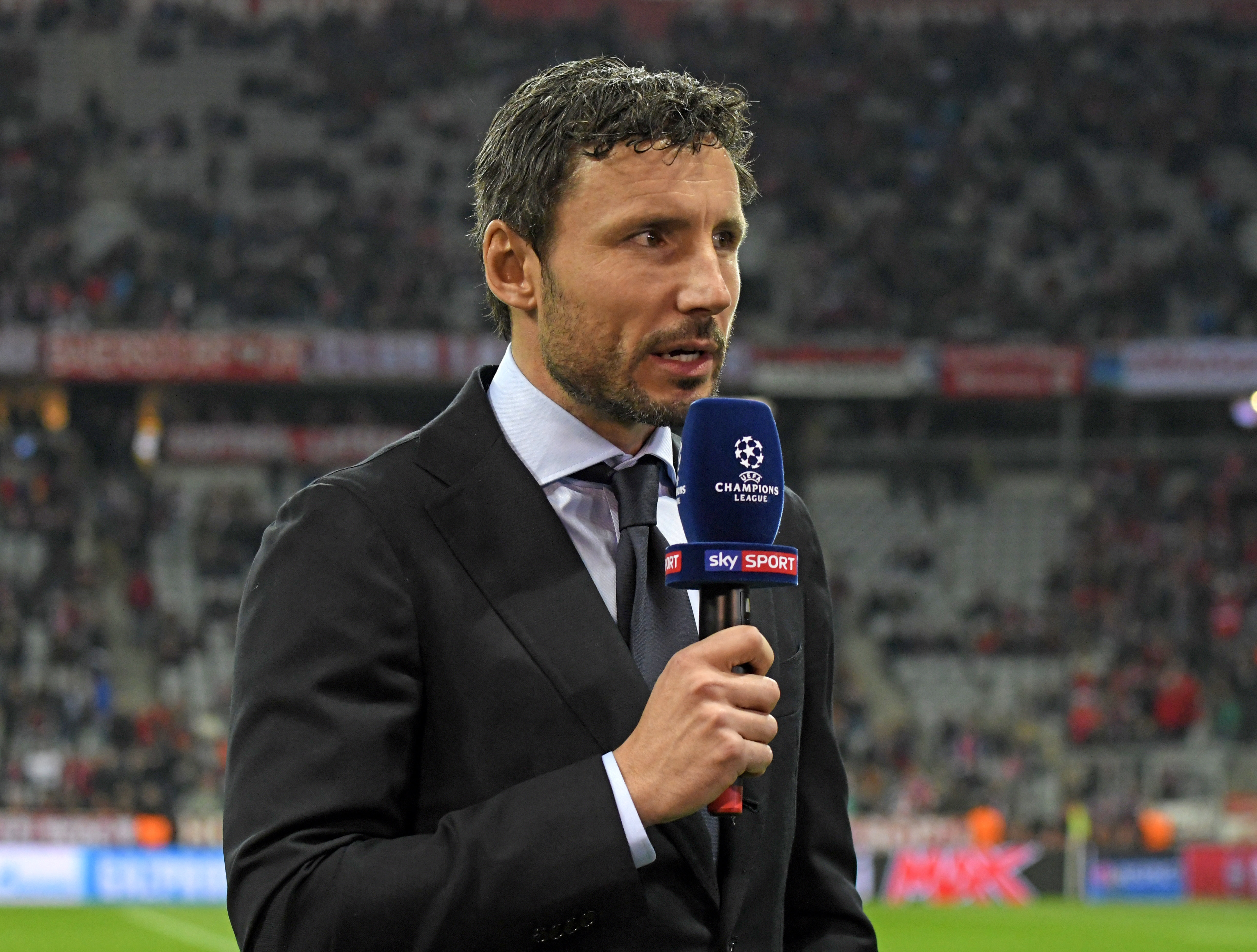 Mark van Bommel wraca na ławkę trenerską. Poprowadzi drużynę w Lidze Mistrzów