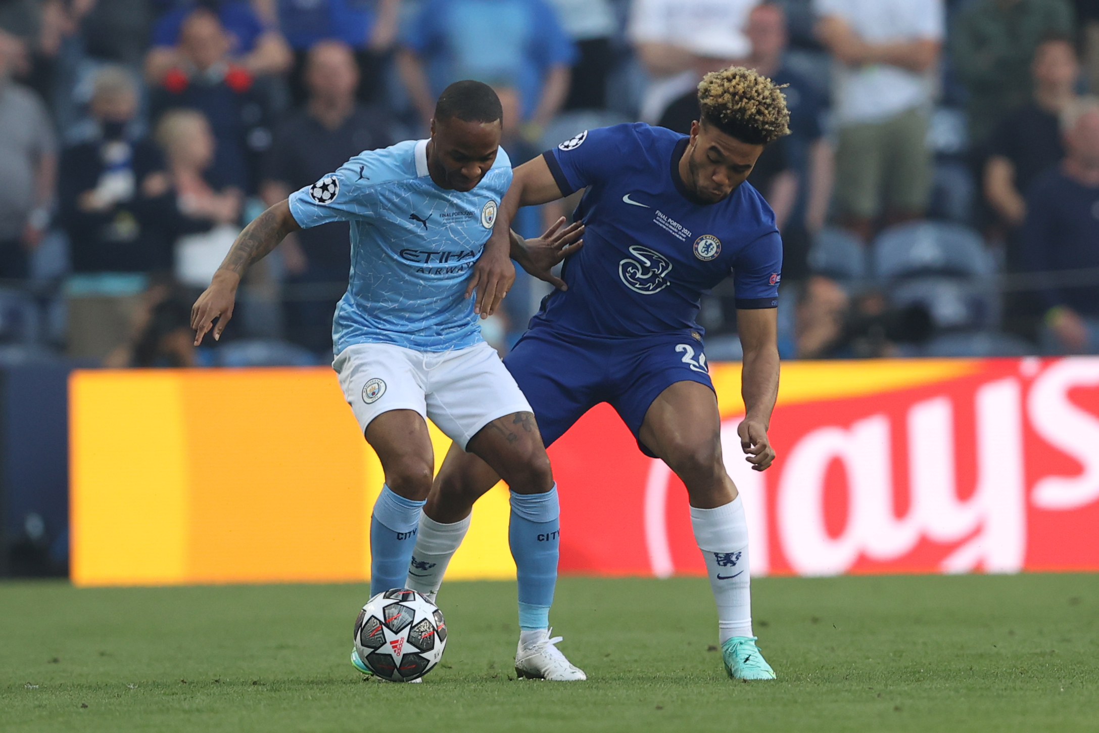 Raheem Sterling na celowniku giganta. Jest chętny na wielki transfer Anglika