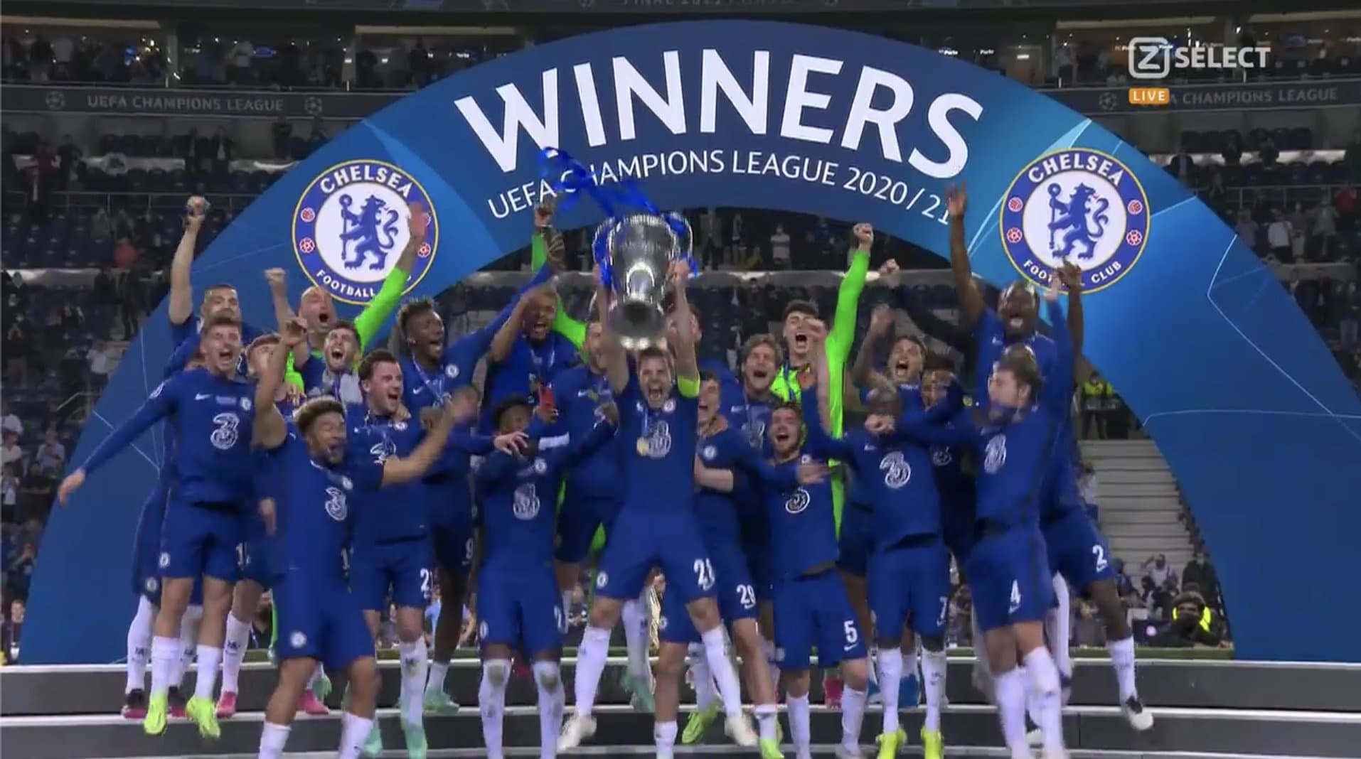 Tak Chelsea celebruje zdobycie trofeum! Historyczna chwila dla klubu [WIDEO]