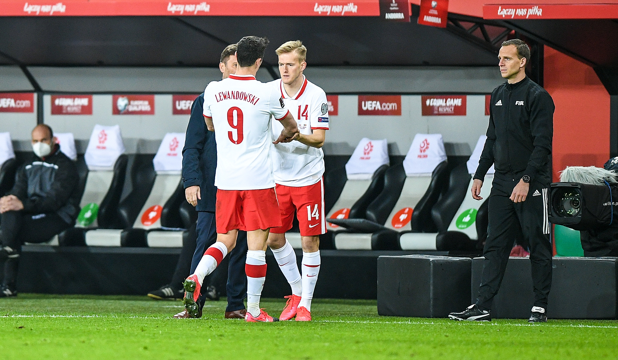 Kto w ataku z Robertem Lewandowskim? Były reprezentant Polski wytłumaczył swój typ. "Był znakomity w obronie"
