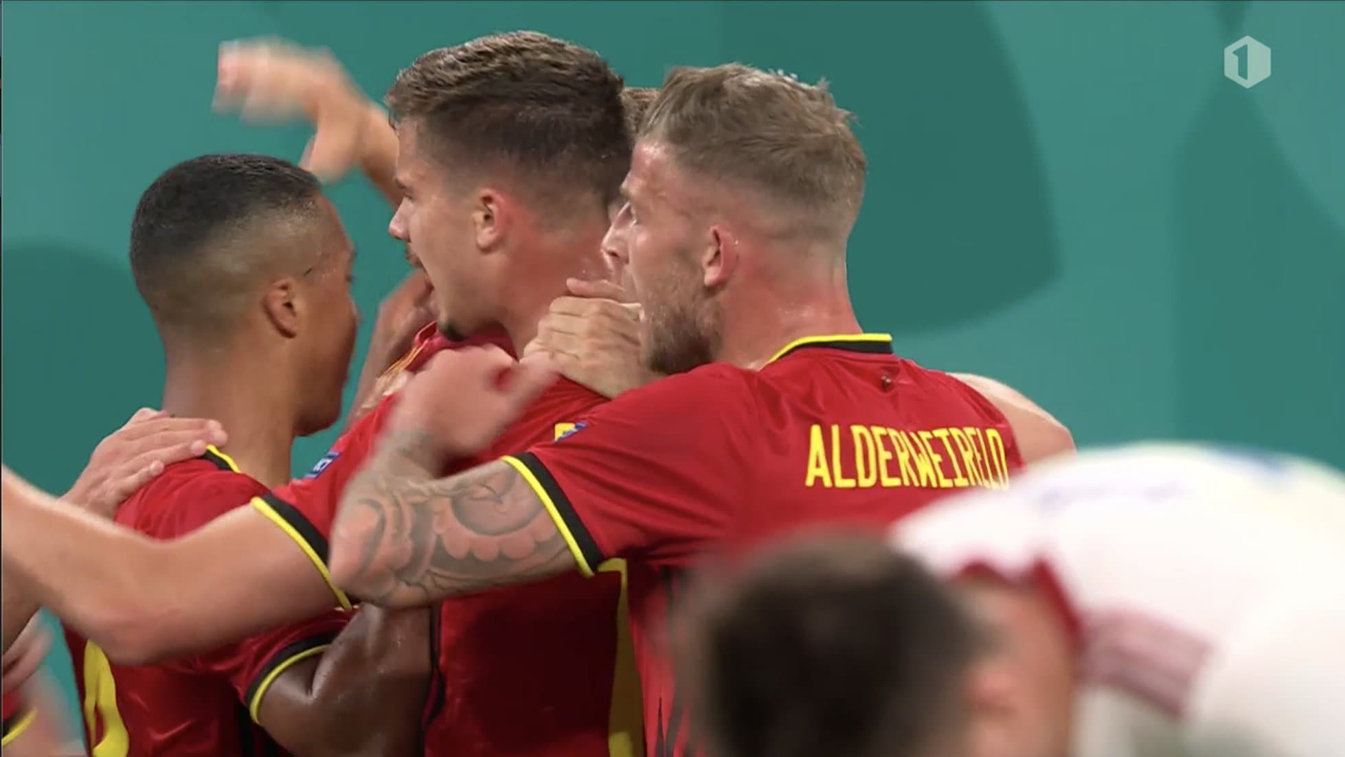 Pewne zwycięstwo Belgii! Świetny Lukaku, błędy Rosjan i spór o przedmeczowe klęknięcie [WIDEO]