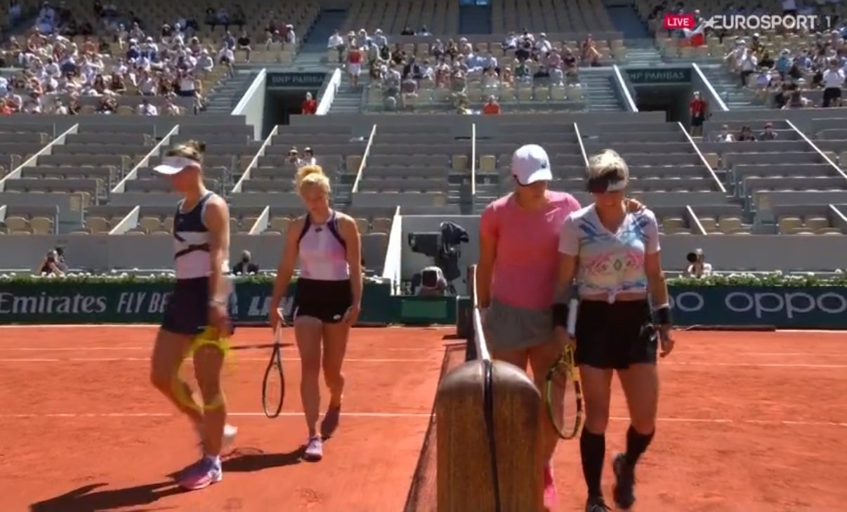 Iga Świątek bez tytułu na Roland Garros! Czeszki okazały się za mocne w deblowym finale [WIDEO]