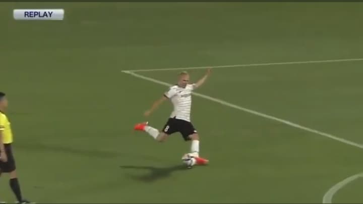 Andres Iniesta wciąż to ma. Piękny gol Hiszpana z rzutu wolnego [WIDEO]