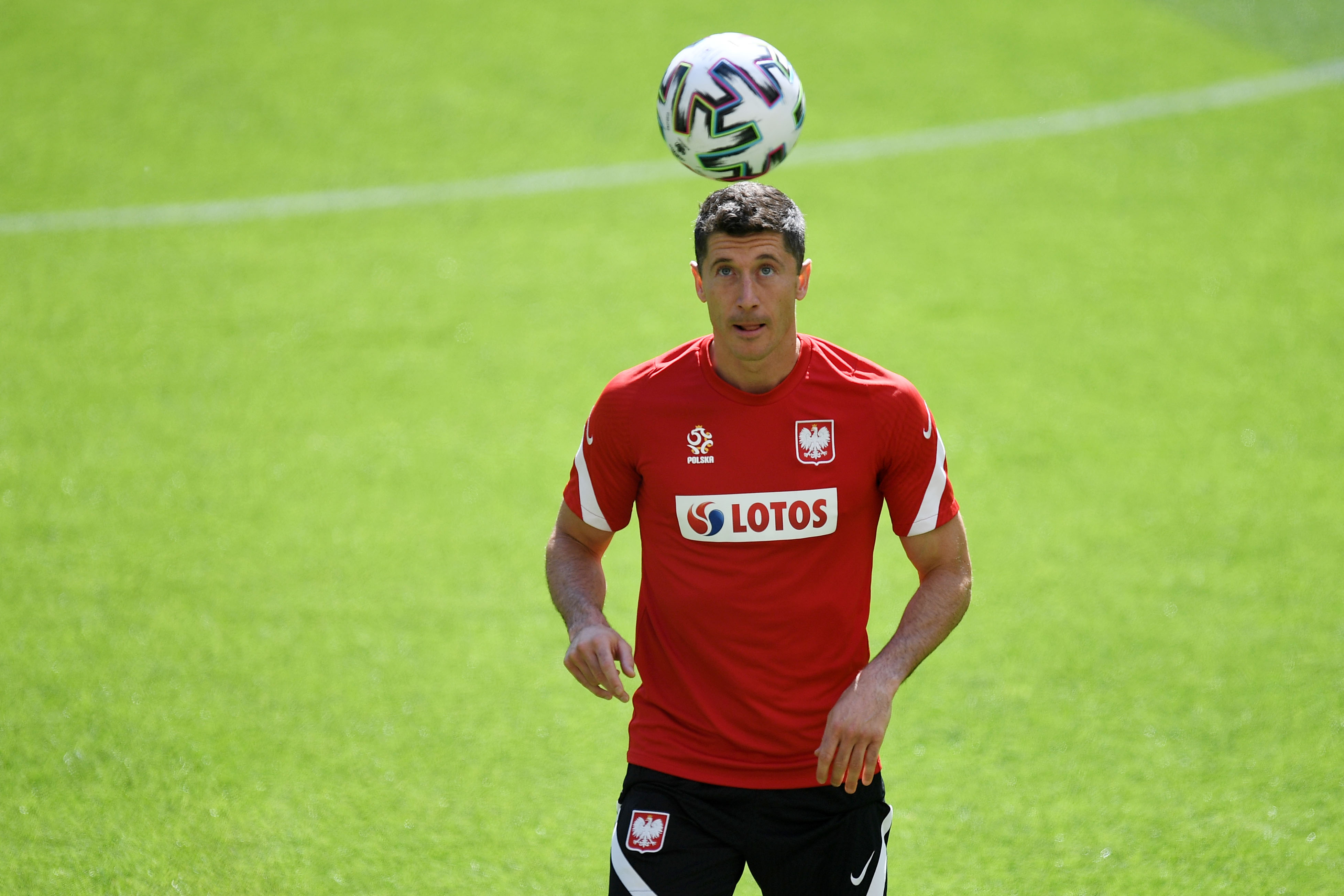 "Brzęczka już zwolnił. Teraz chciałby zwolnić Sousę?". Były kapitan kadry bezlitosny dla Lewandowskiego