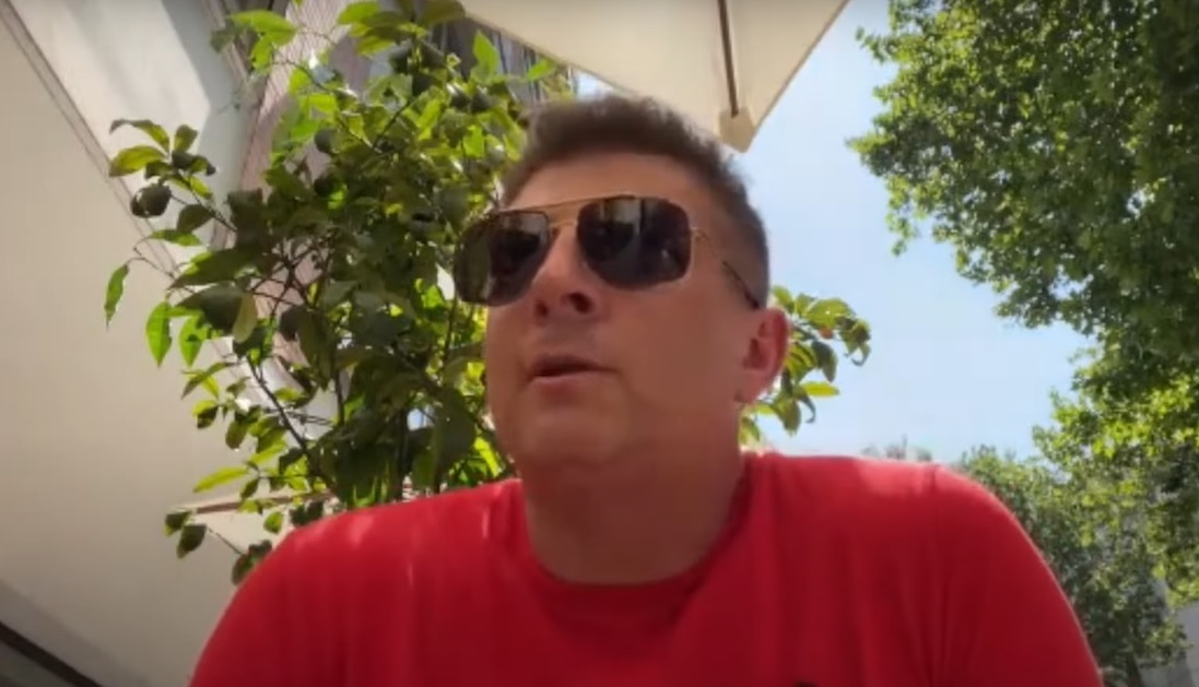 Mateusz Borek przedrzeźnia Paulo Sousę. "Ta wiedza jest na poziomie szkoły podstawowej" [WIDEO]