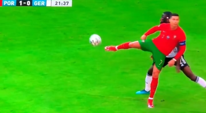 Fantastyczna sztuczka techniczna Ronaldo! Zabawił się z rywalem [WIDEO]