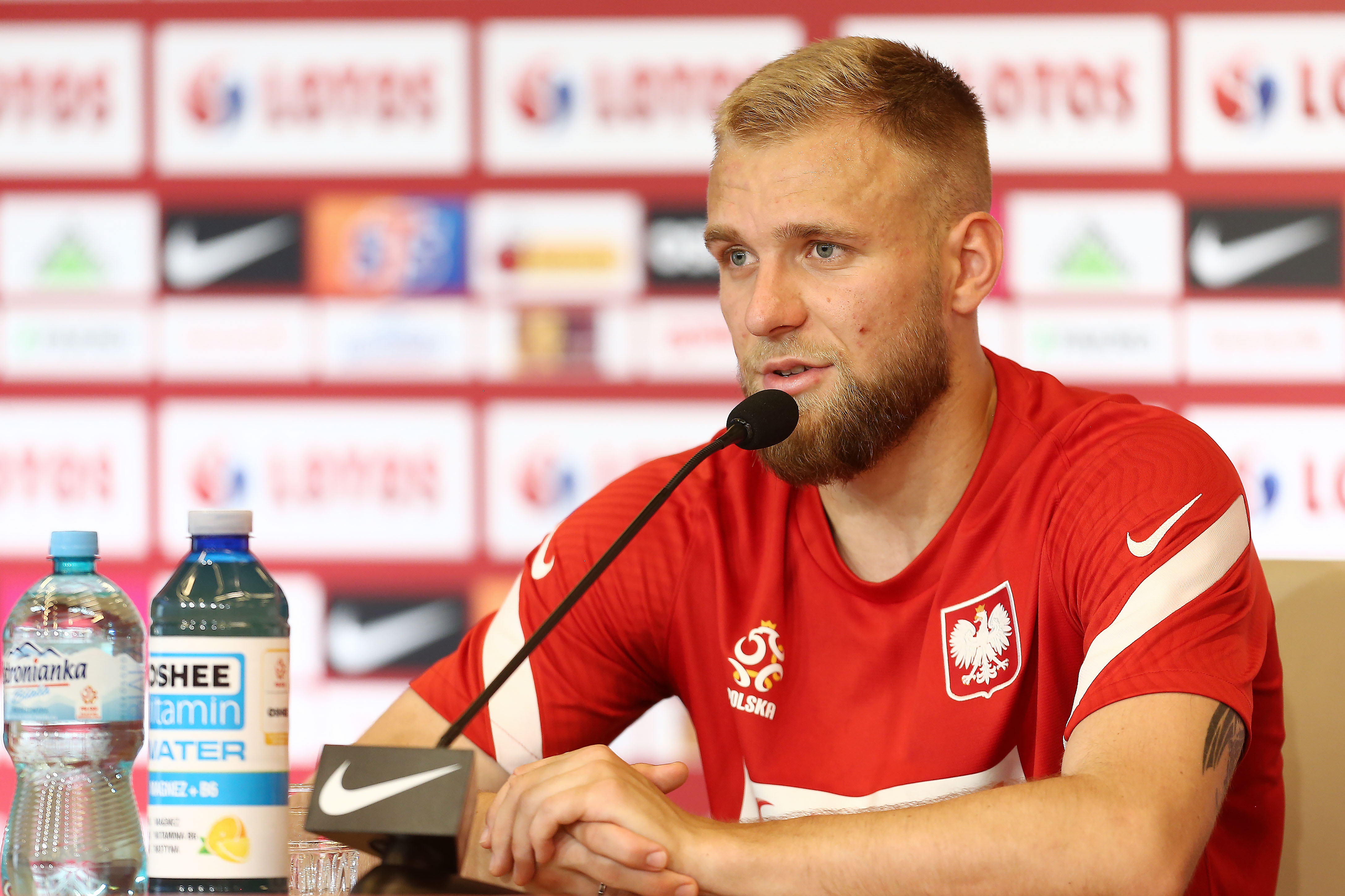Tymoteusz Puchacz odpowiedział na rewelacje dziennikarzy. "Jedyne markery to te do podpisywania piłek" [WIDEO]