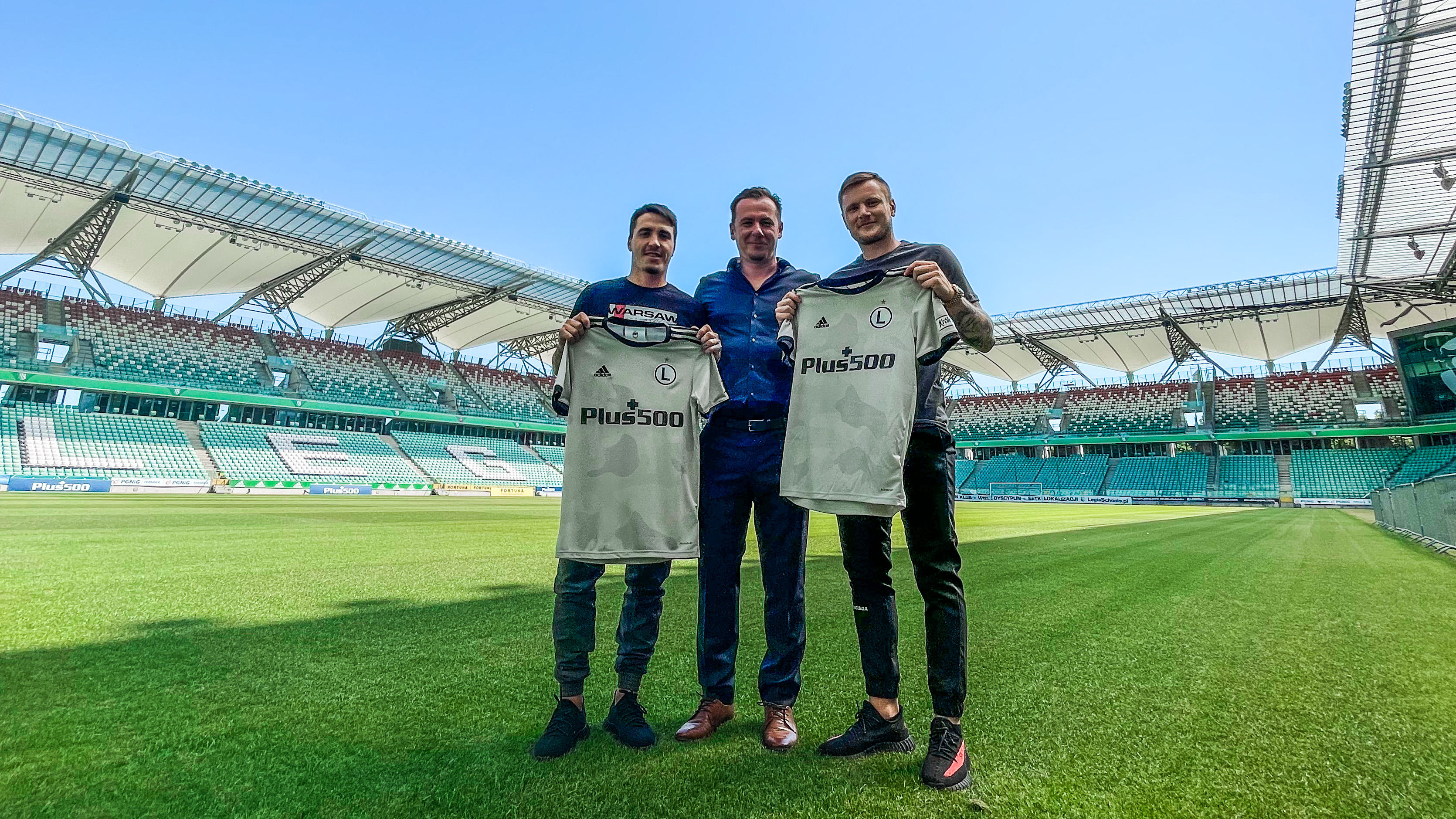 Legia Warszawa sfinalizowała dwa transfery. Mistrzowie Polski zaprezentowali nowych zawodników