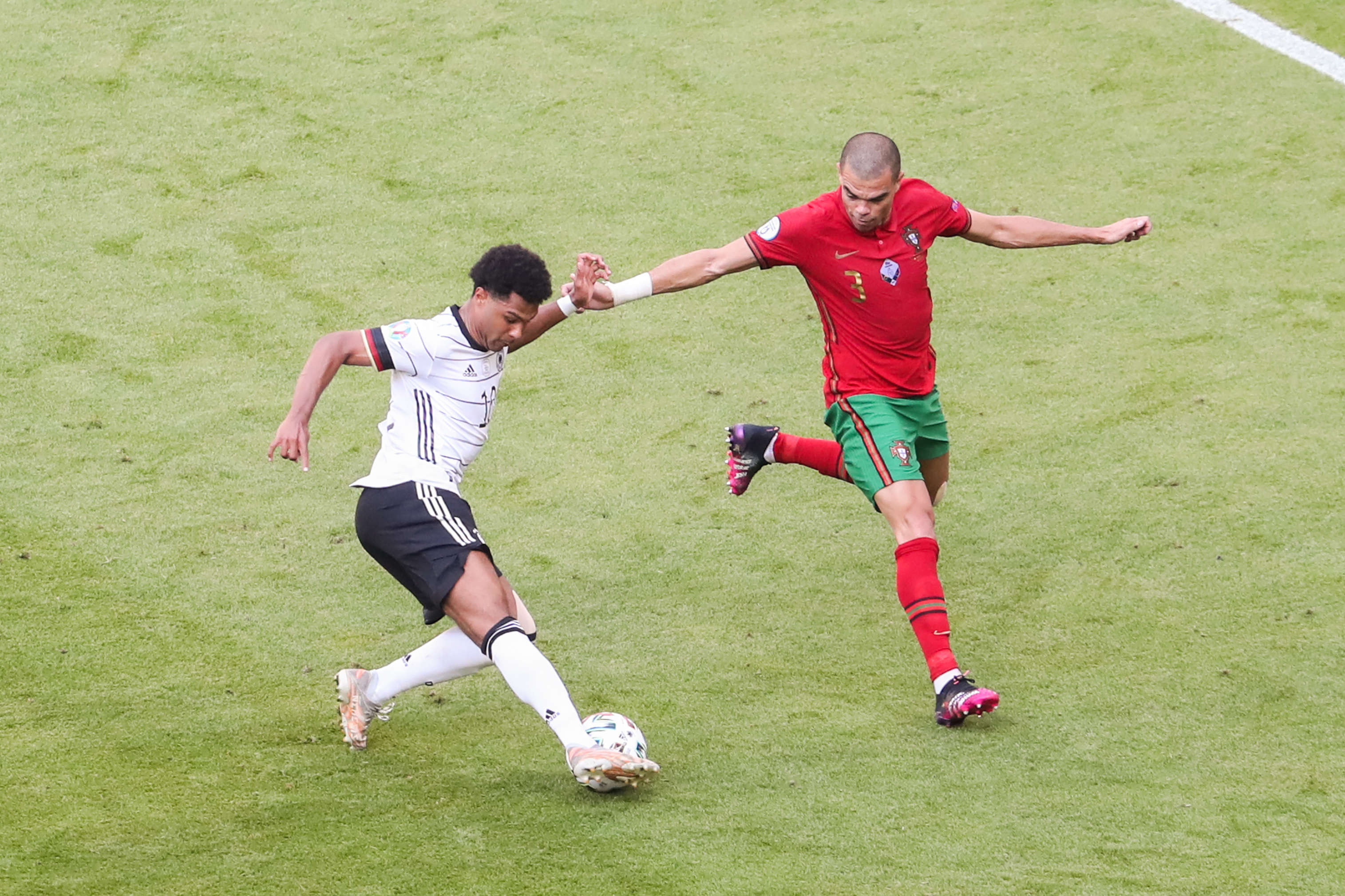 Serge Gnabry ostrzegł rywali. "Tutaj zawsze strzelam gole"