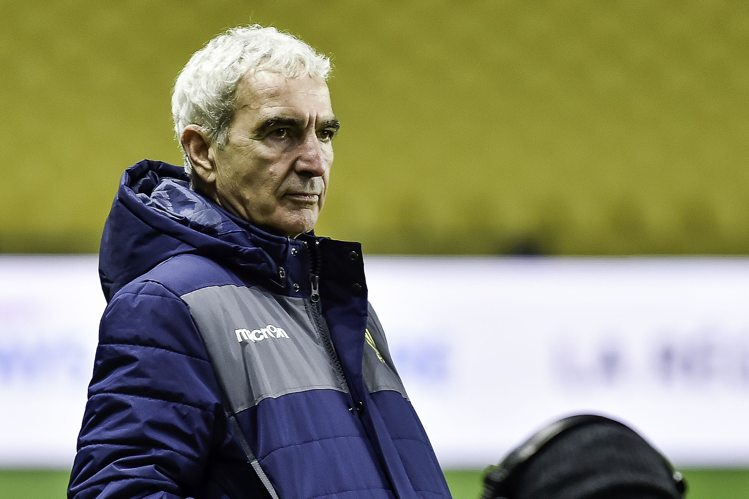 Raymond Domenech pisał, że Lewandowski urodził się w złym kraju. Teraz apeluje: Polacy, obudźcie się!