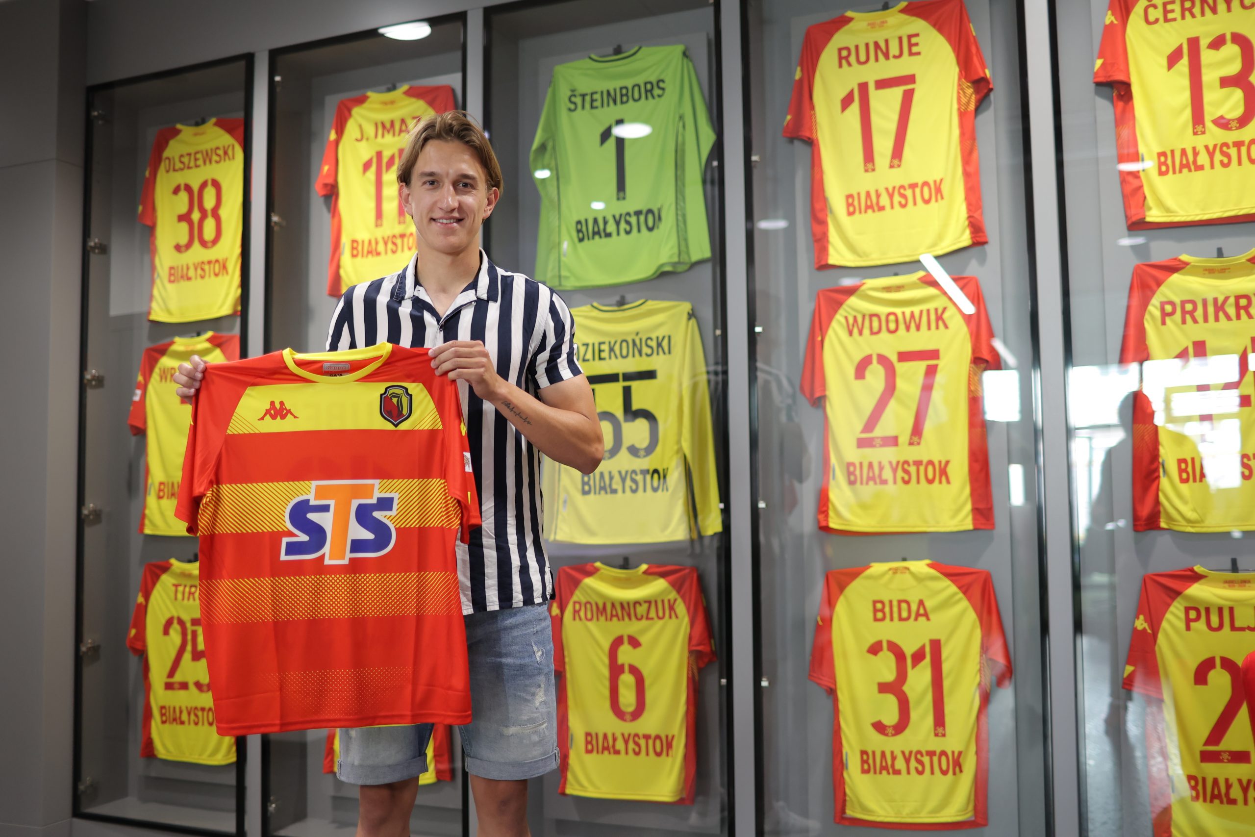 Jagiellonia Białystok podpisała kontrakt z napastnikiem. Do tej pory grał w trzeciej lidze