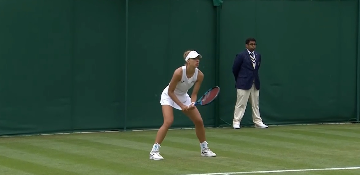 Magda Linette awansowała do II rundy Wimbledonu. Polka była pod ścianą, ale wyszła z opresji