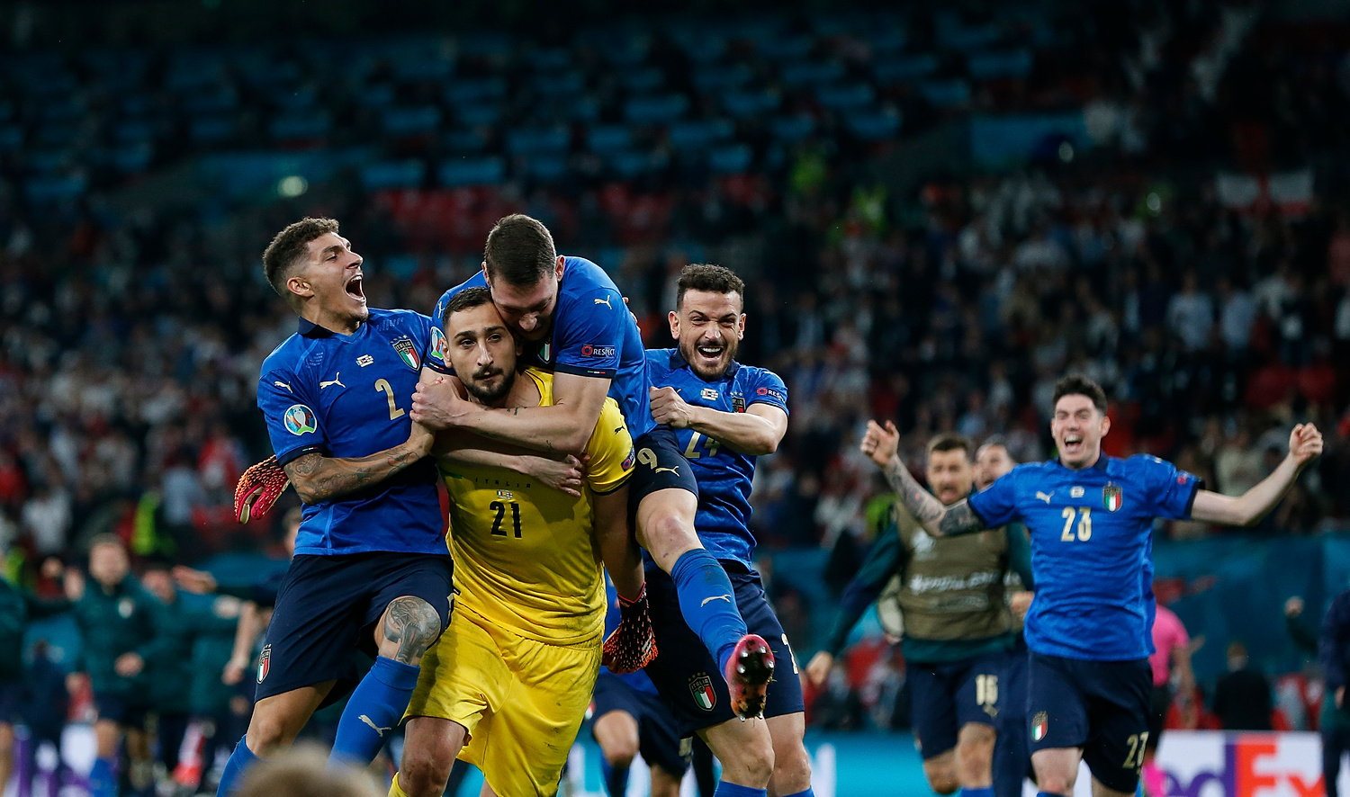 Gianluigi Donnarumma nie wiedział co się dzieje? Zadziwiająca reakcja po interwencji na wagę wygranej [WIDEO]