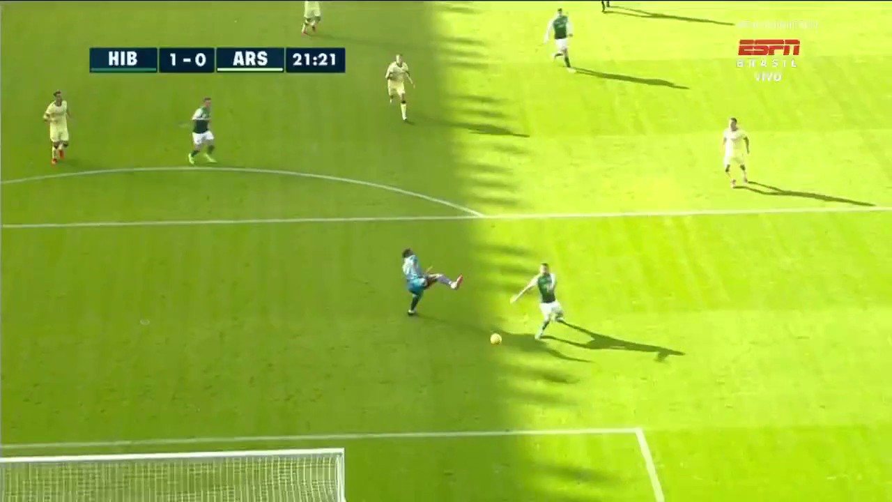 Totalna kompromitacja bramkarza Arsenalu! Piłkarskie jaja w meczu sparingowym [WIDEO]