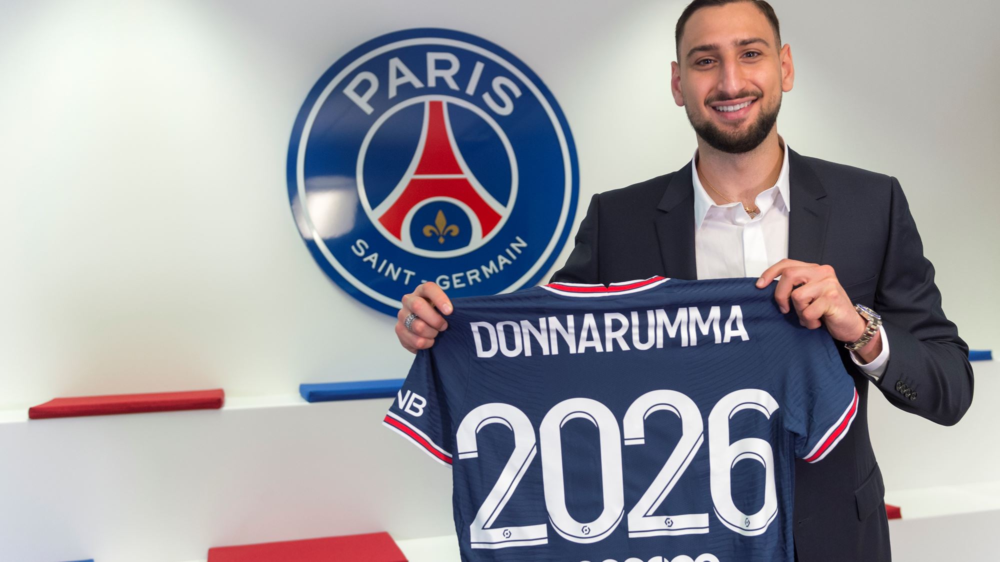 Hit transferowy stał się faktem. Gianluigi Donnarumma ogłoszony nowym piłkarzem PSG