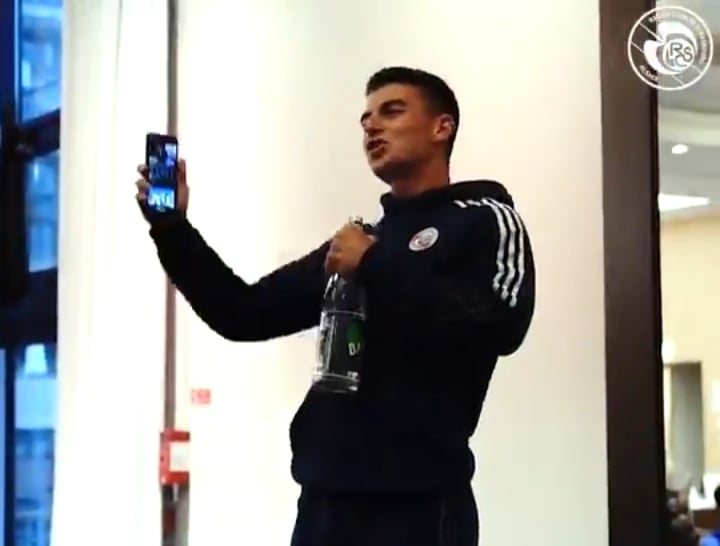 Zenek zagościł w Ligue 1. Polak przywitał się z nową drużyną znanym hitem [WIDEO]
