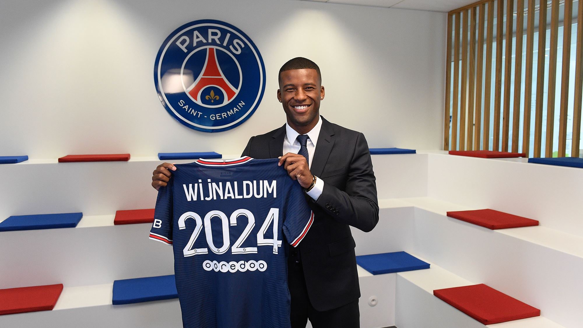 Georginio Wijnaldum zaprezentowany w barwach PSG. "To jedyne, czego mogę żałować"