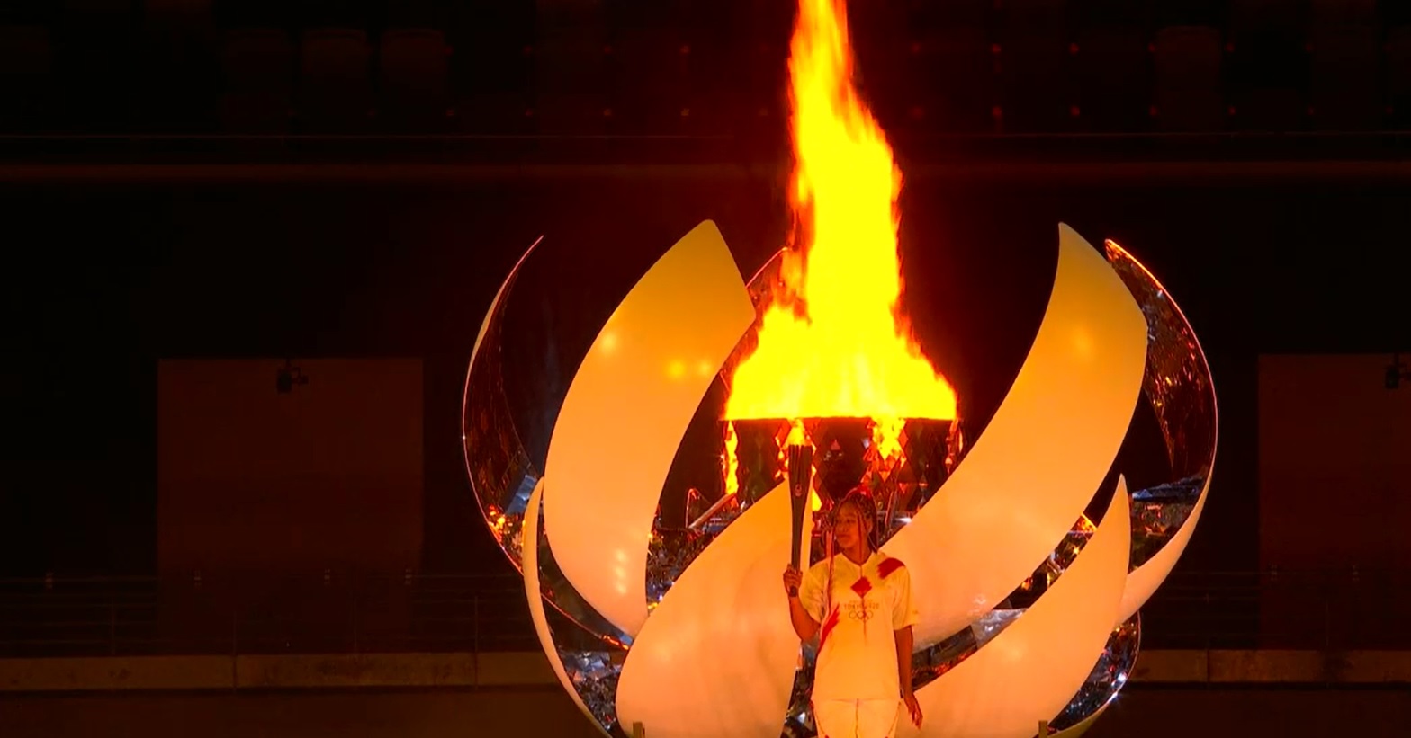 Zapłonął znicz olimpijski w Tokio! "Piktogramy przejdą do historii. Kapitalne!" [WIDEO]