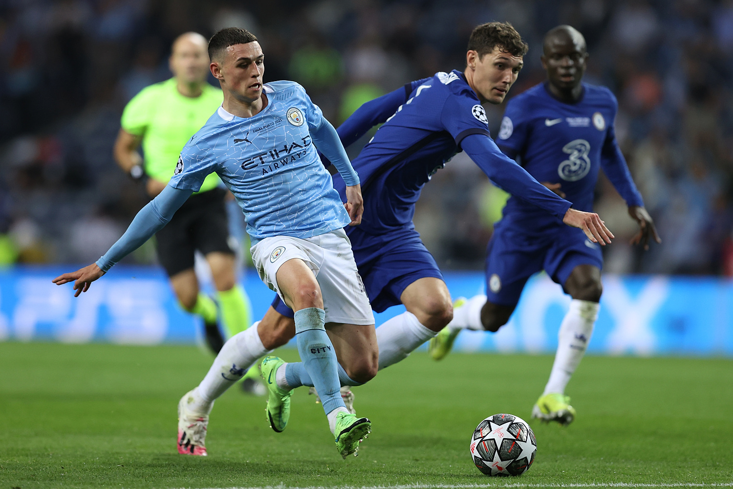 Wojna o szczepionki w Premier League? Kluby chcą zmusić piłkarzy do ich przyjęcia