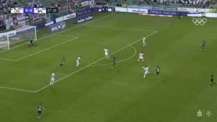 Przepiękny gol młodego napastnika Legii! Idealny strzał z dystansu [WIDEO]