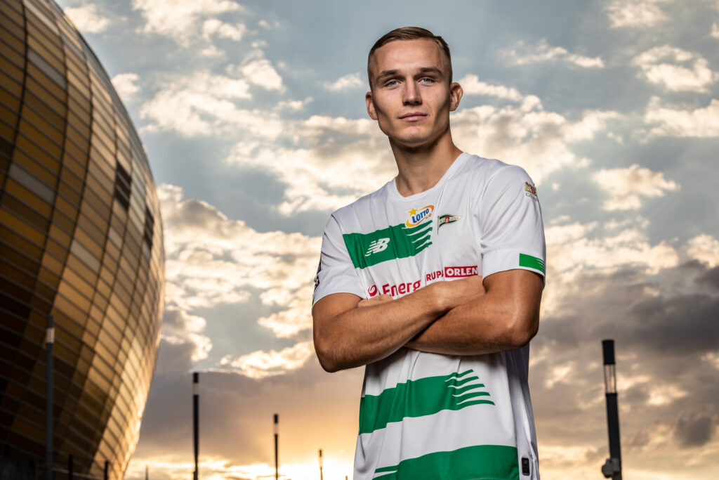 Lechia Gdańsk wypożyczyła młodego napastnika. Będzie grał w pierwszej lidze