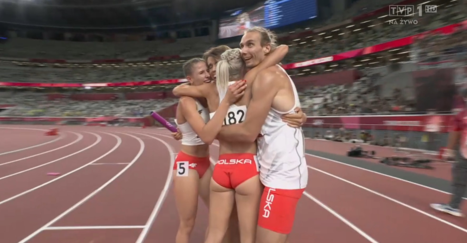 Polska sztafeta ze złotem Igrzysk Olimpijskich w Tokio! Fenomenalny bieg "Biało-Czerwonych"! [WIDEO]