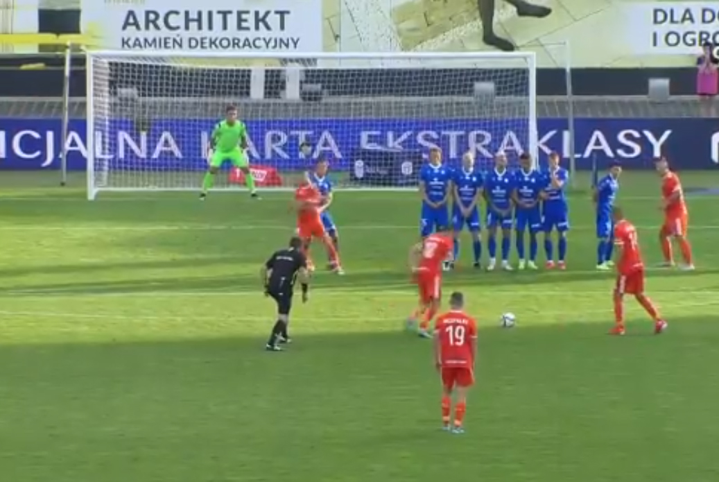 "Myślałem, że to ściema". Efektowny gol nie dał zwycięstwa Niecieczy. Wisła zdążyła odpowiedzieć [WIDEO]