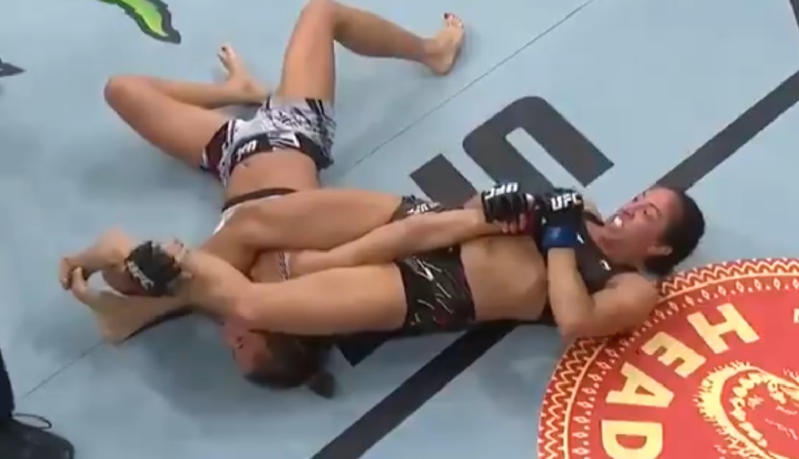 Karolina Kowalkiewicz z piątą porażką z rzędu w UFC. Musiała poddać walkę już w pierwszej rundzie [WIDEO]