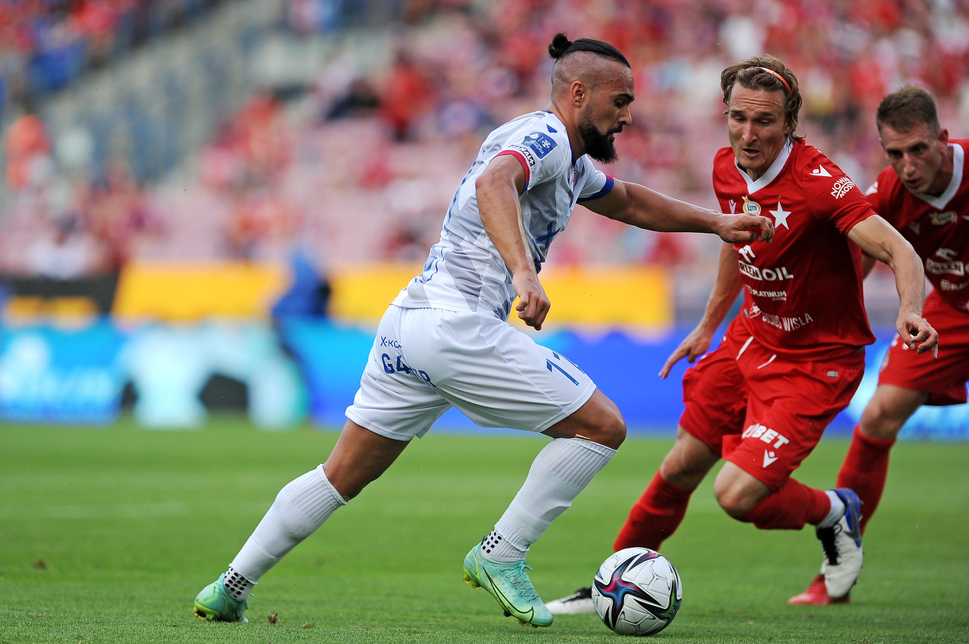 Kuriozalna porażka Wisły Kraków! "Biała Gwiazda" oddała trzy punkty, grając w przewadze [WIDEO]