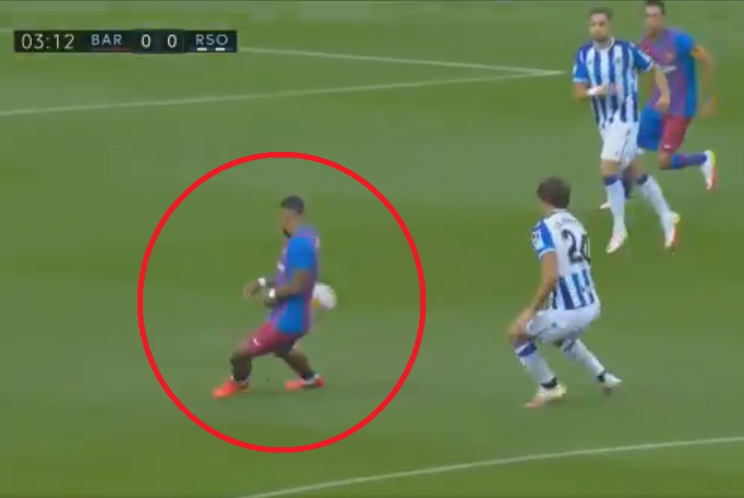 Tak Memphis Depay przywitał się z Camp Nou. Najpierw spektakularne zagranie, później asysta [WIDEO]