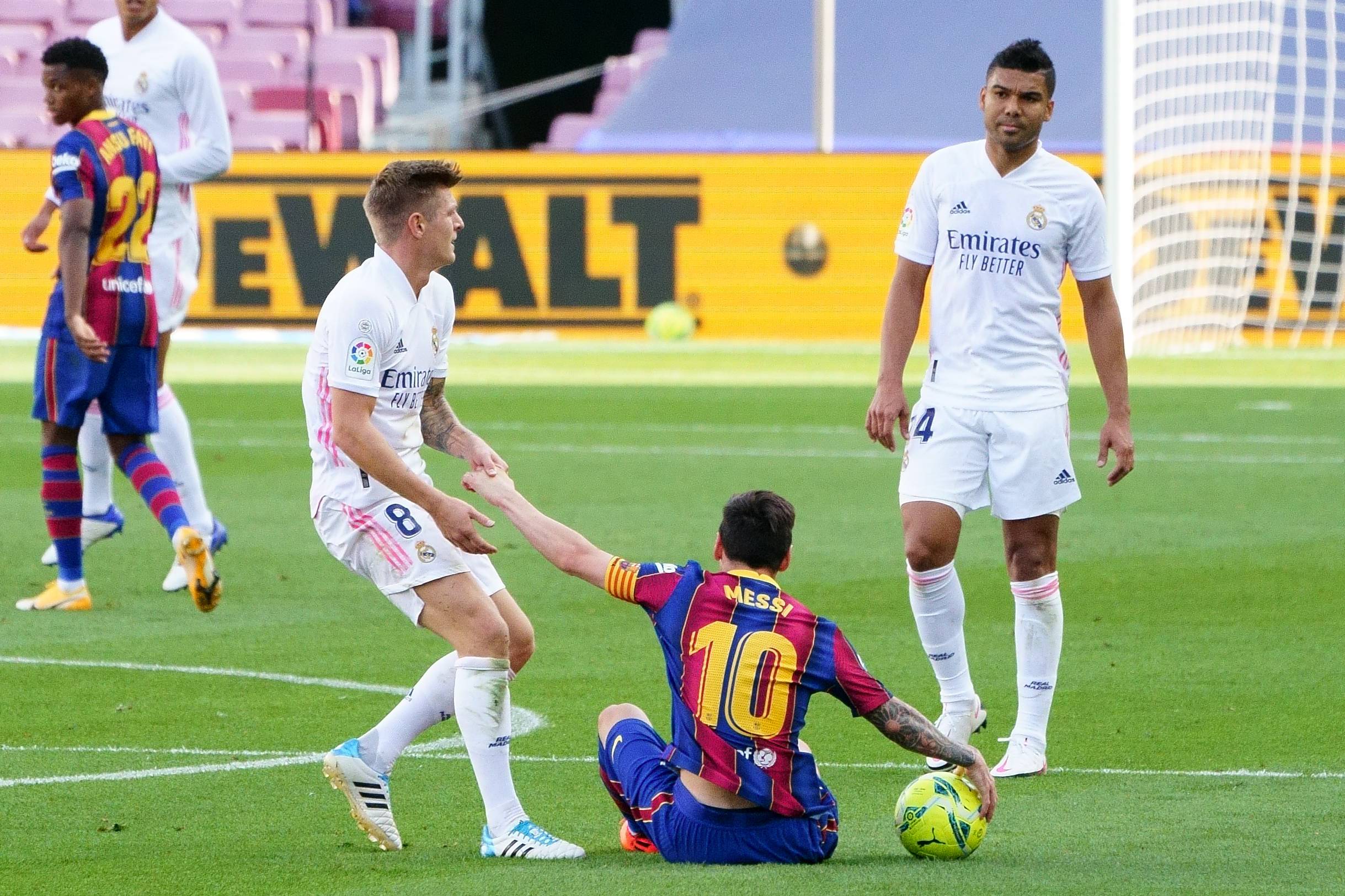 Hit La Liga przełożony. FC Barcelona nie zagra z Sevillą, Real Madryt narzeka na nierówne traktowanie