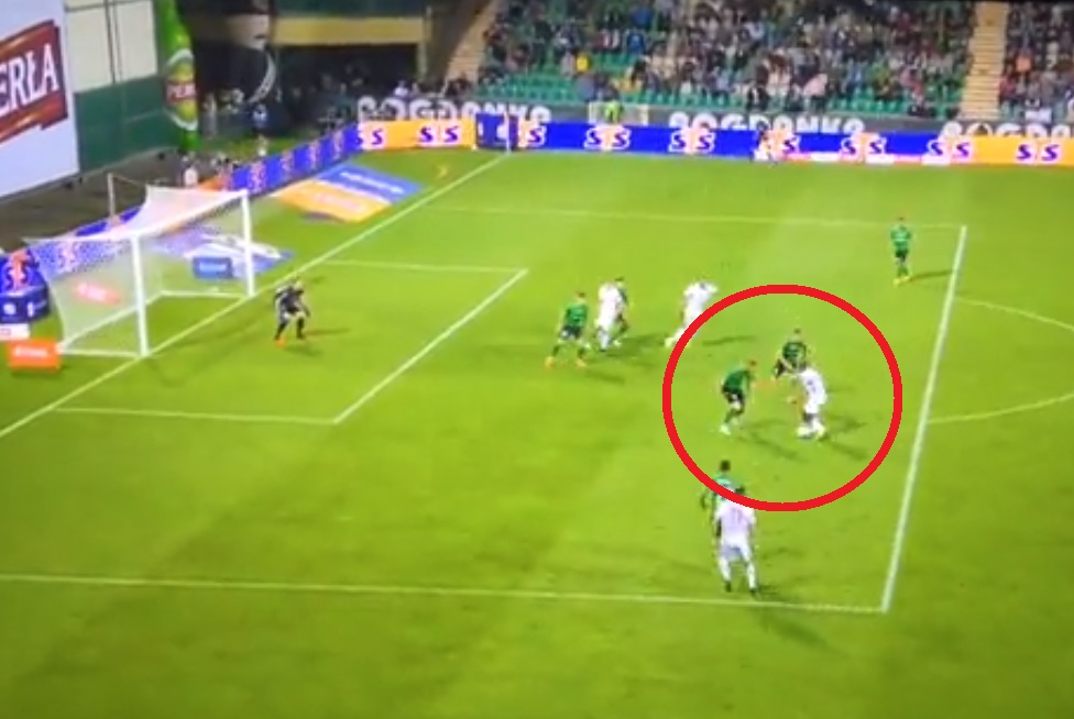 Cudowny gol dla Wisły Kraków! Yeboah tańczył z rywalami. "Górnik stał i patrzył, jak pan Yaw czaruje" [WIDEO]