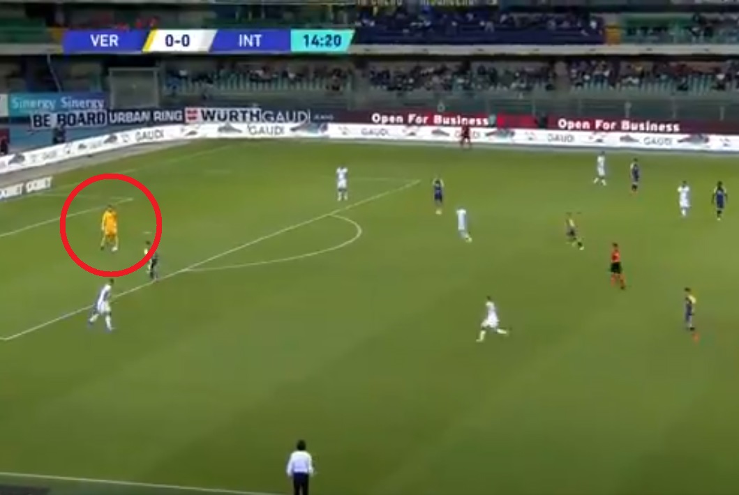 Koszmarny błąd Samira Handanovicia. Inter stracił gola przez swojego bramkarza [WIDEO]