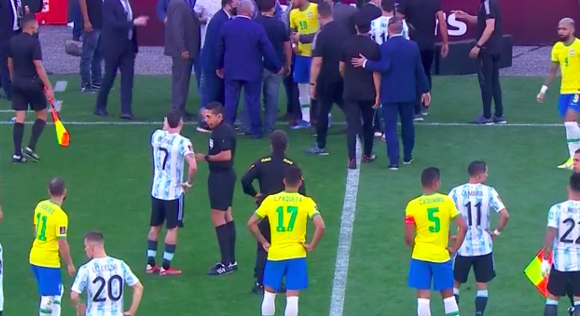 "Jesteśmy poniżani na światowej scenie". Mocne reakcje w Brazylii po skandalu z meczu z Argentyną