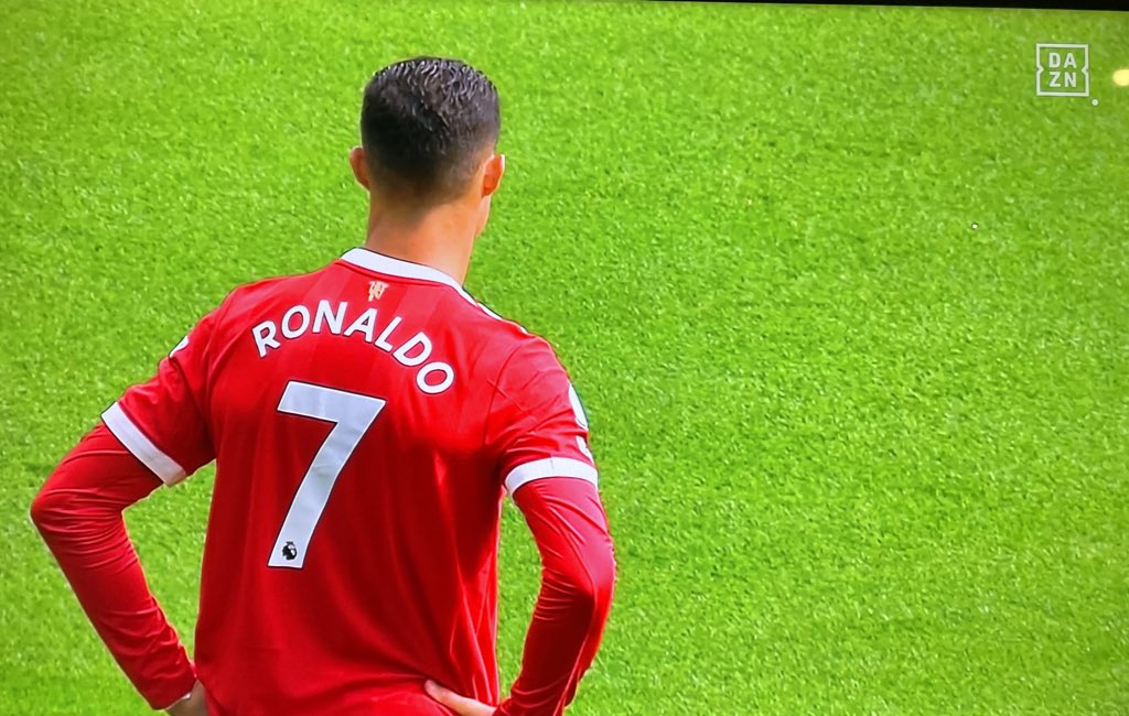 Gary Neville skrytykował zachowanie Cristiano Ronaldo. "Nie musi tego manifestować"