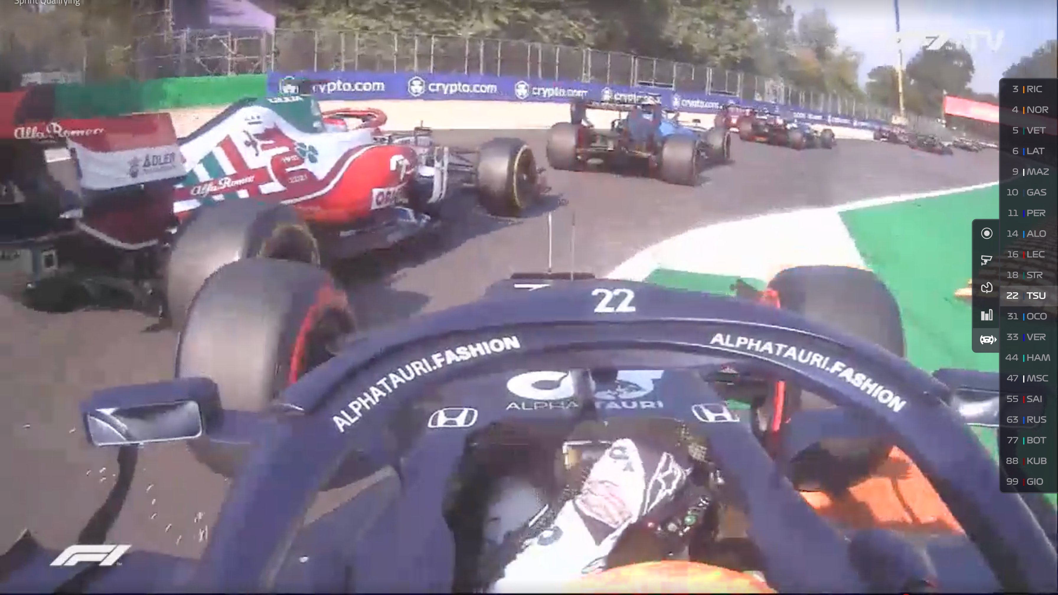 "Pier***ny Kubica! Idiota!" Wściekły Tsunoda obwinia Polaka o kolizję, a ten odpowiada [WIDEO]