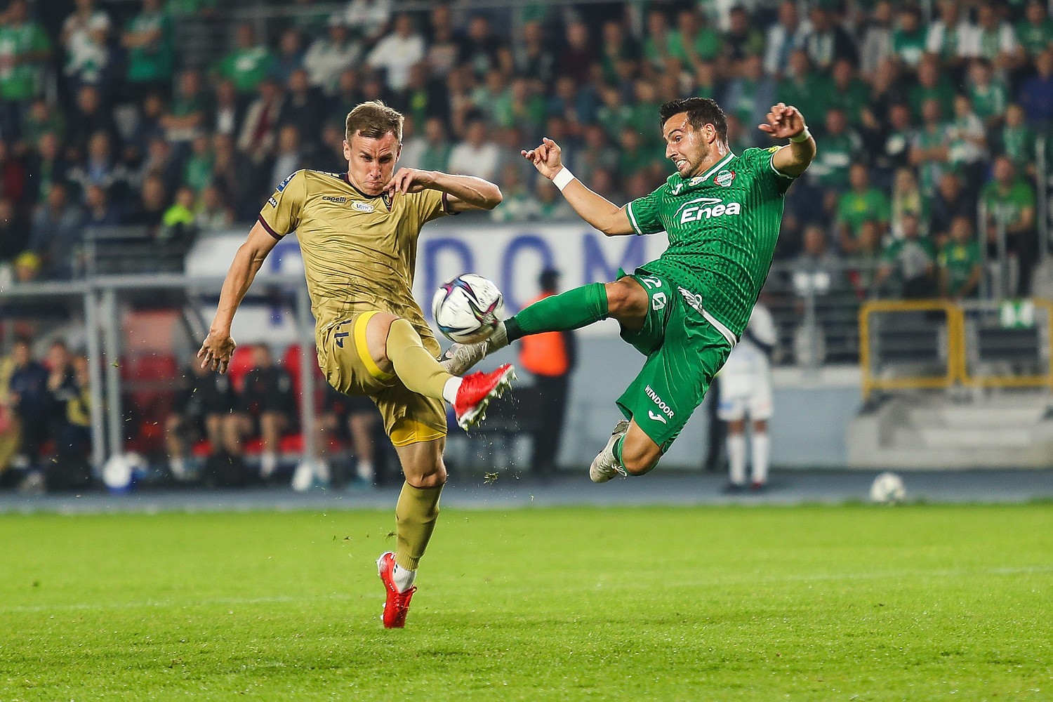 Pogoń Szczecin straciła zwycięstwo w 90. minucie! Efektowny finisz Radomiaka [WIDEO]