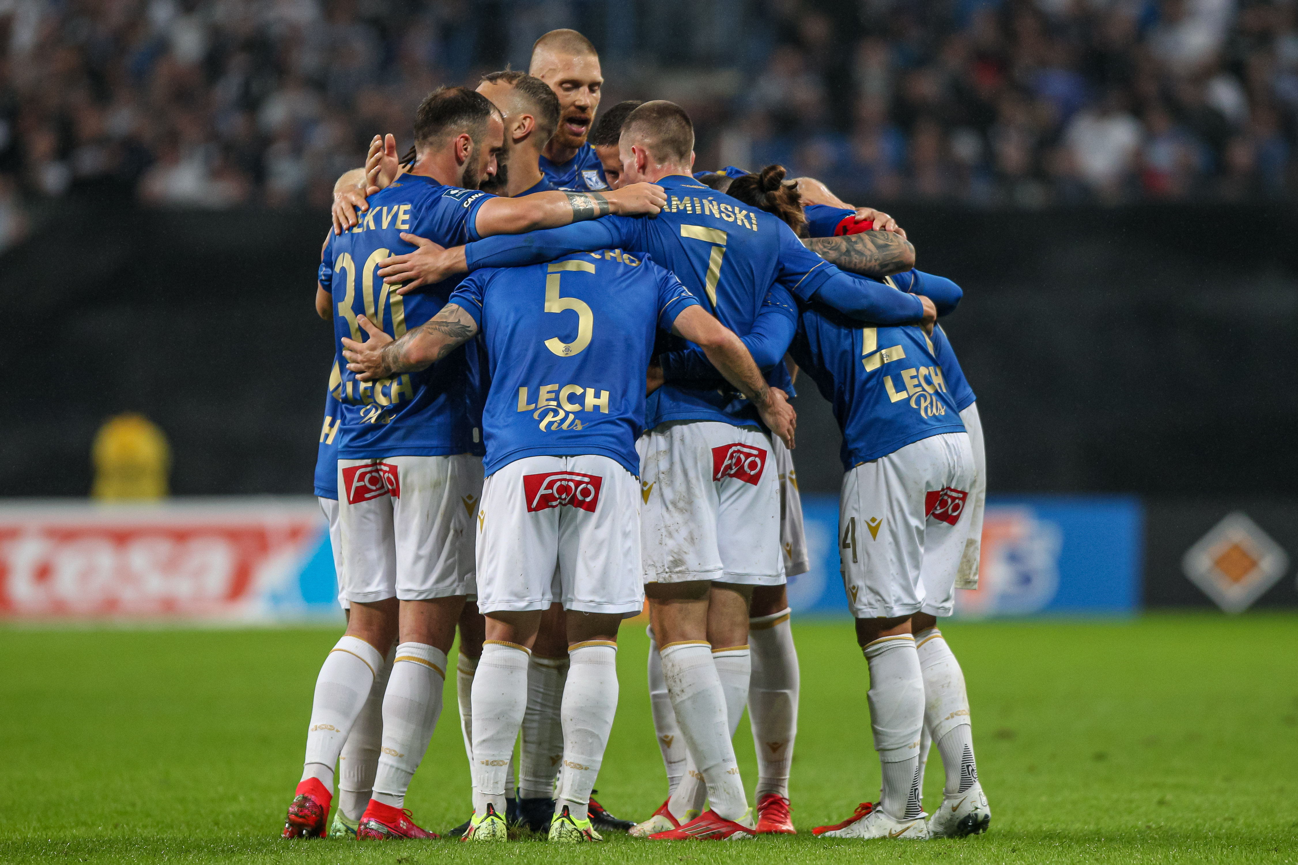 Lech Poznań zdemolował Wisłę Kraków! Popis liderów Ekstraklasy [WIDEO]