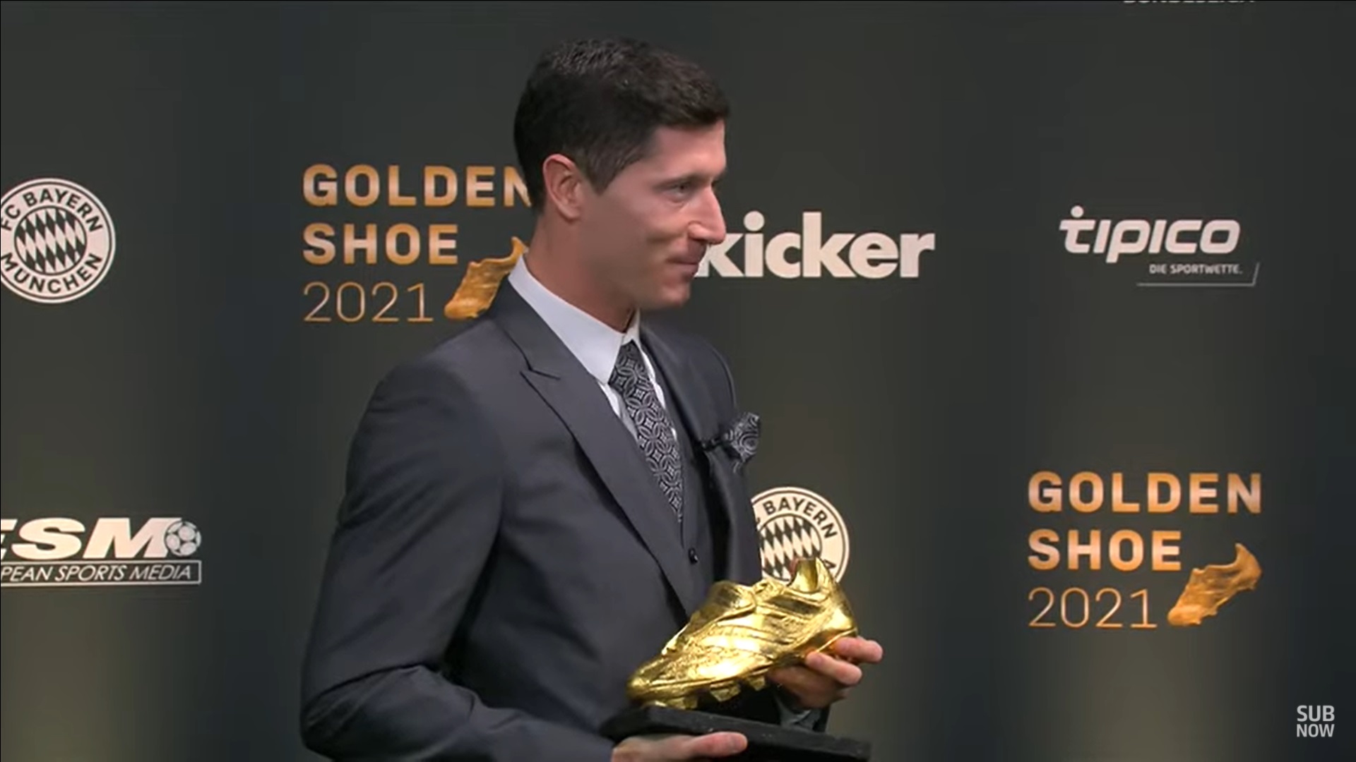 Robert Lewandowski z prestiżową nagrodą w drugim roku z rzędu. Ogromna przewaga Polaka nad resztą stawki!