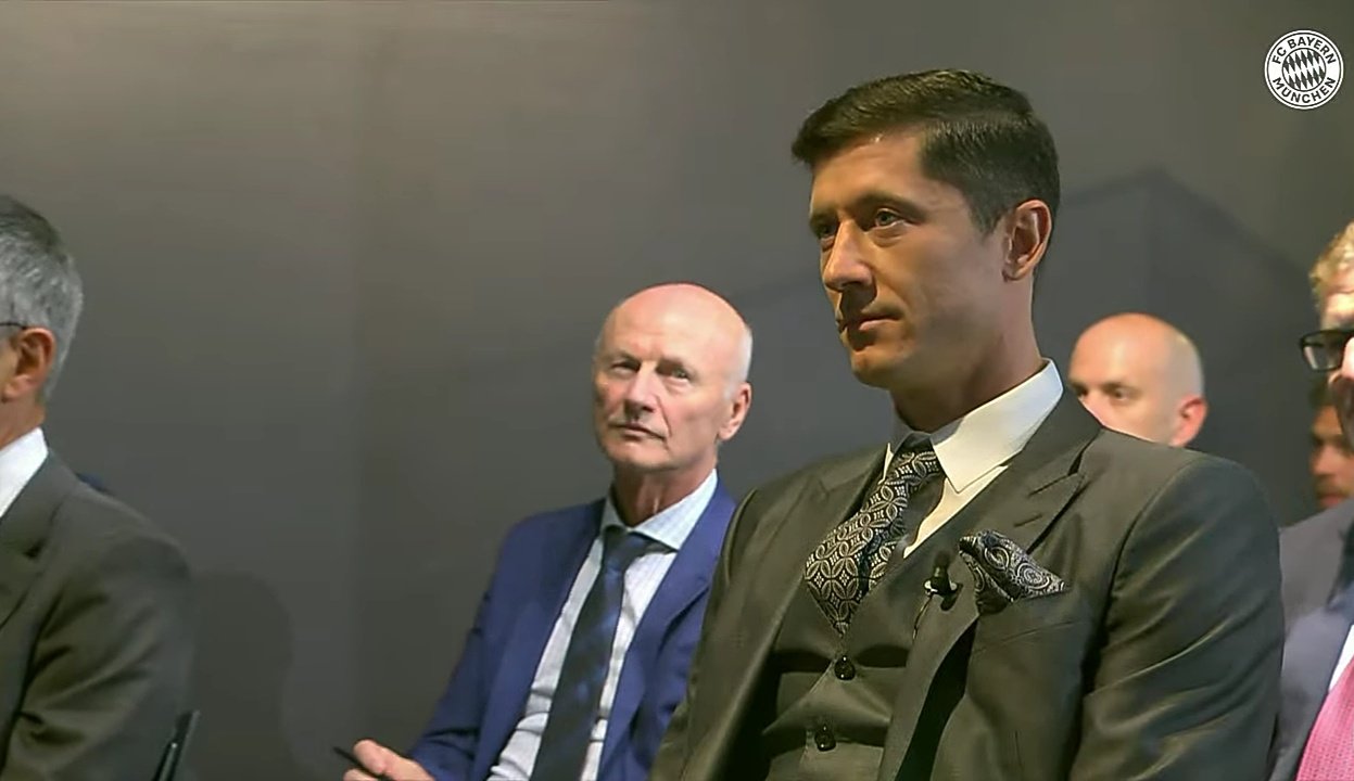 Robert Lewandowski oddał hołd Gerdowi Muellerowi. Piękna dedykacja kapitana reprezentacji Polski