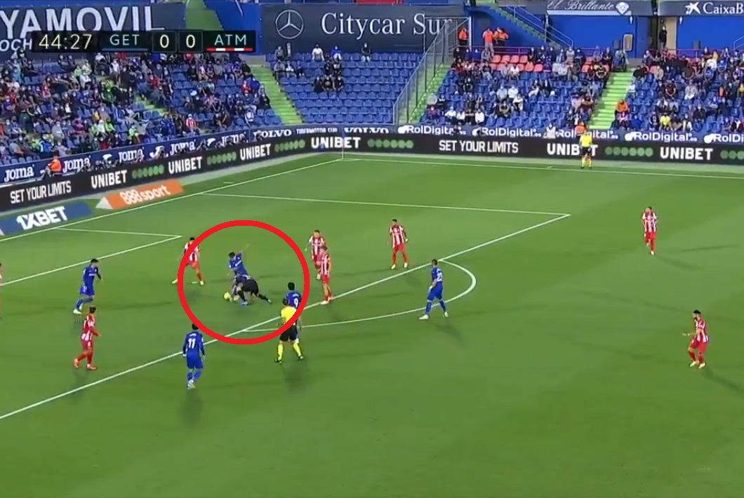 Nieporadny jak Oblak! Fatalna interwencja bramkarza Atletico. "Jak junior się zachował, taki gapowaty" [WIDEO]