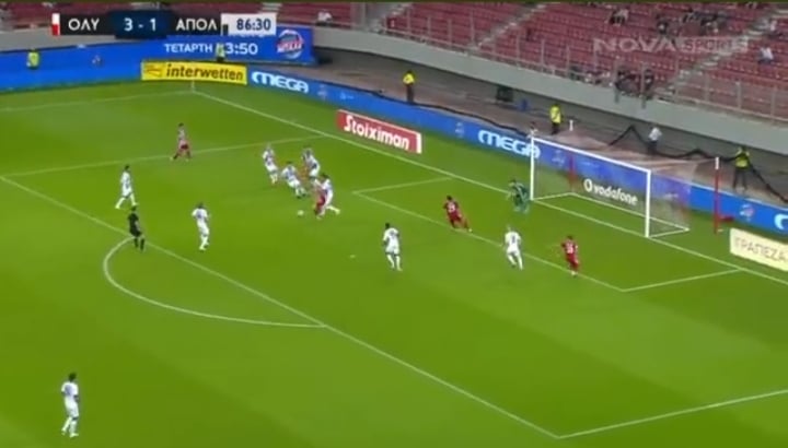 Kapitalna akcja Michała Karbownika! Polak zanotował pierwszą asystę w Olympiakosie [WIDEO]