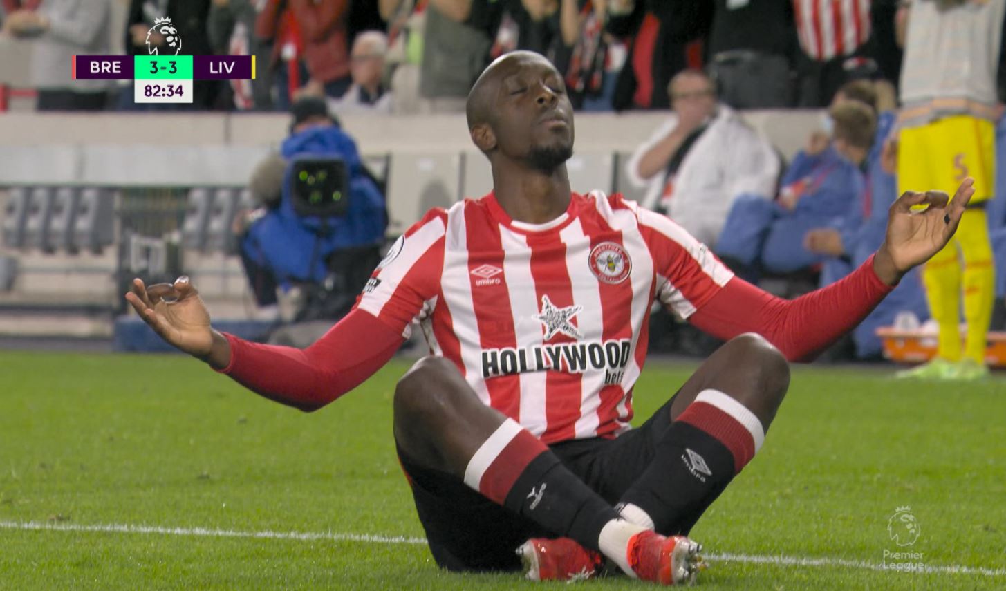 Brentford urwało punkty Liverpoolowi! Sześć goli na stadionie beniaminka, zepsuty jubileusz Salaha [WIDEO]