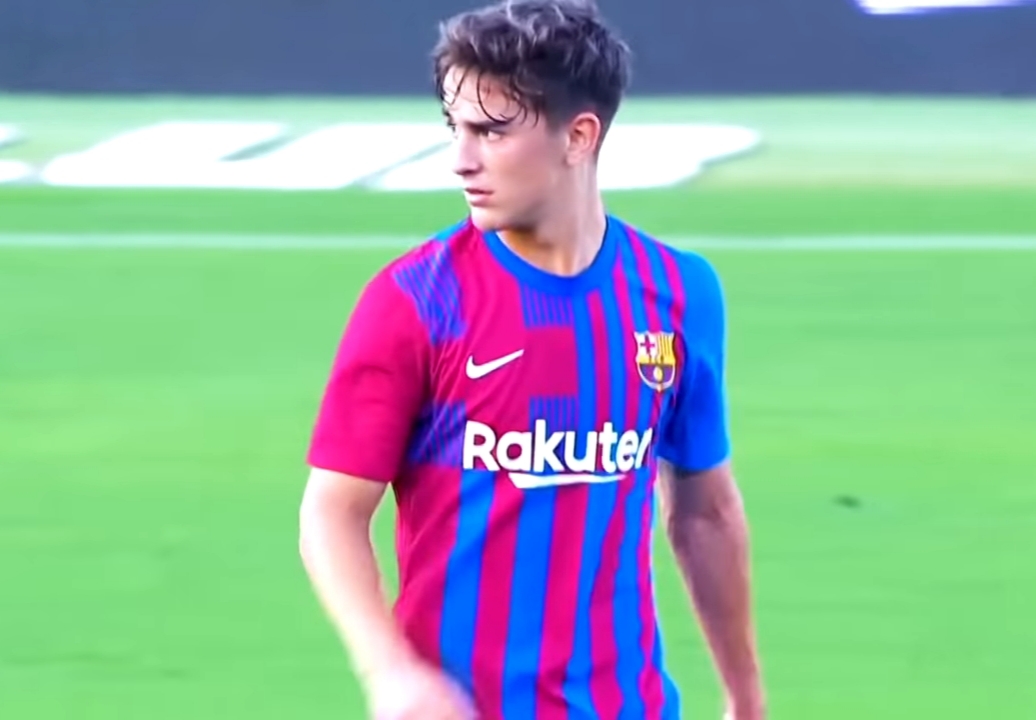 On ma rządzić na Camp Nou. "Gra jak połączenie Xaviego i Iniesty"