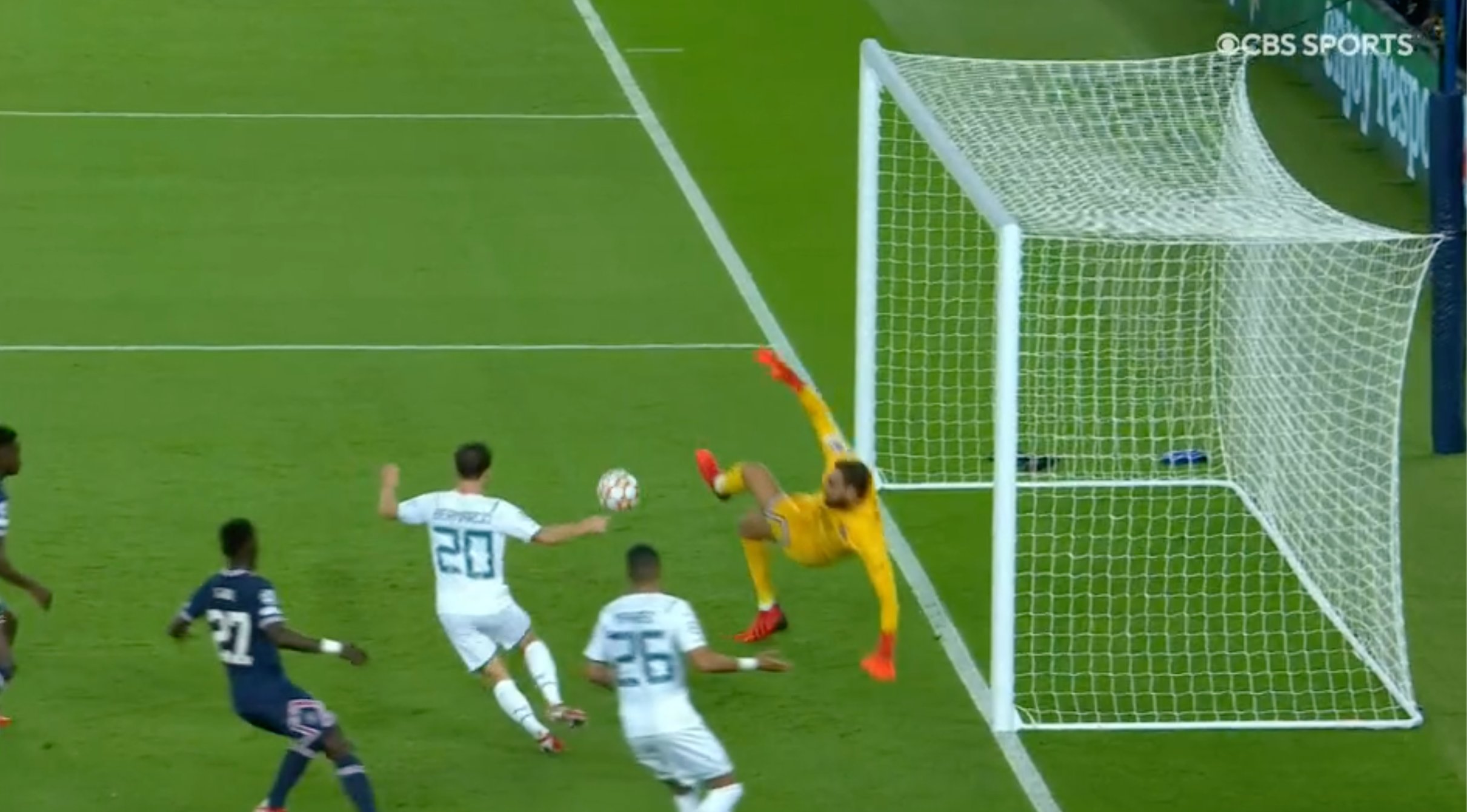 Jak on tego nie trafił?! Niebywałe pudło Bernardo Silvy w meczu z PSG! [WIDEO]