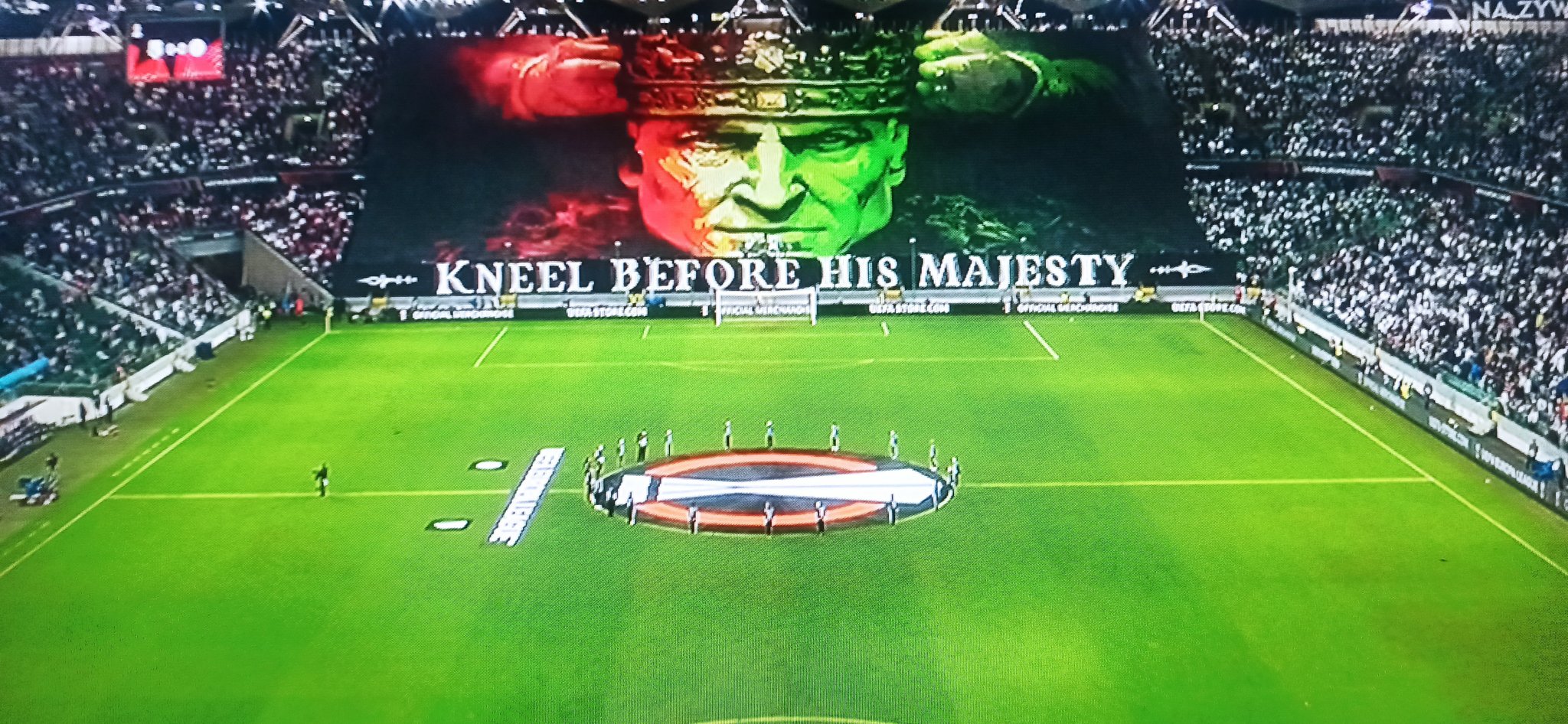 O tej oprawie kibiców Legii będzie głośno. "Klęknij przed jego wysokością" [WIDEO]