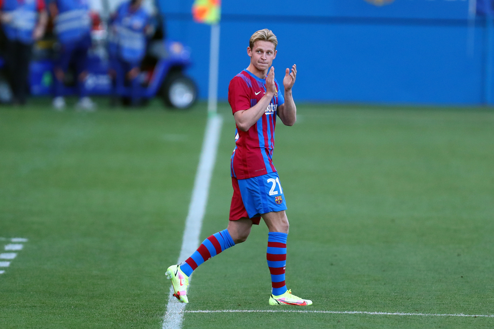 Media: FC Barcelona po rozmowie z Frenkiem de Jongiem. Holender nie chce iść jej na rękę