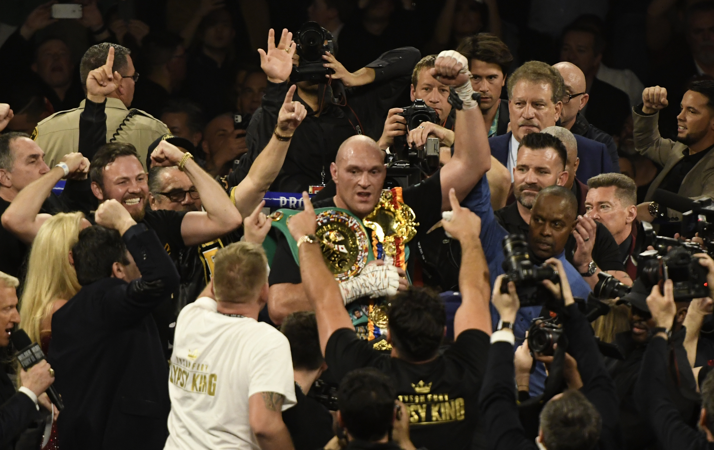 Twitter szaleje po walce Fury'ego z Wilderem. "Lepsze od Rocky - Ivan Drago"