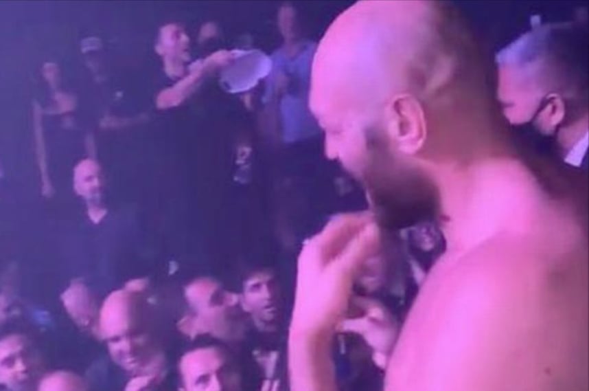 Szaleństwo w klubie w Las Vegas. Tyson Fury hucznie celebrował zwycięstwo z Wilderem [WIDEO]