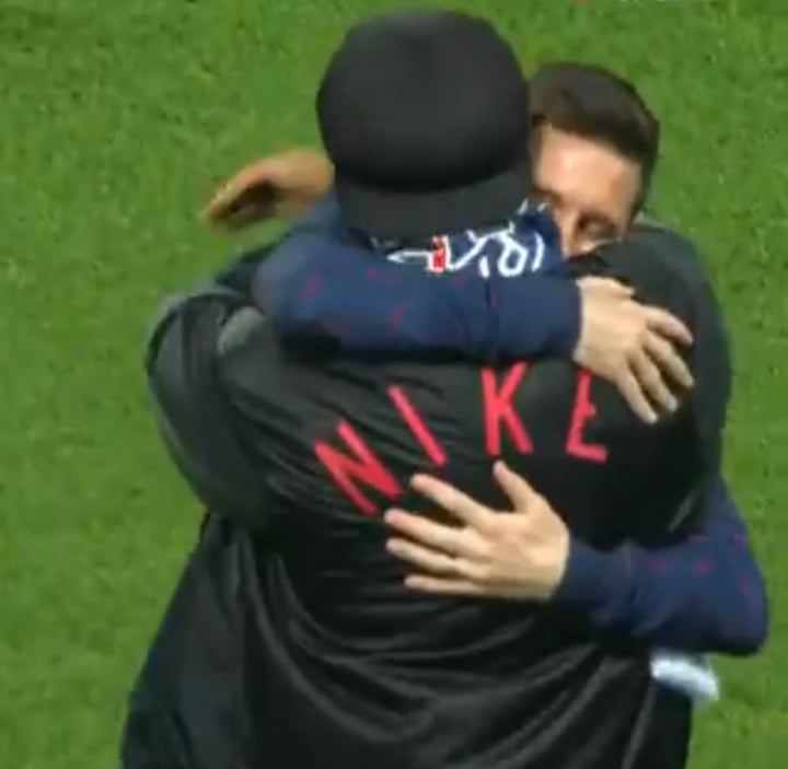 Wielkie spotkanie po latach. Tak przywitali się Leo Messi i Ronaldinho [WIDEO]